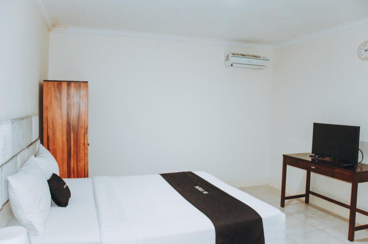 Hotel Ds Colive Marina Airport à Semarang Extérieur photo