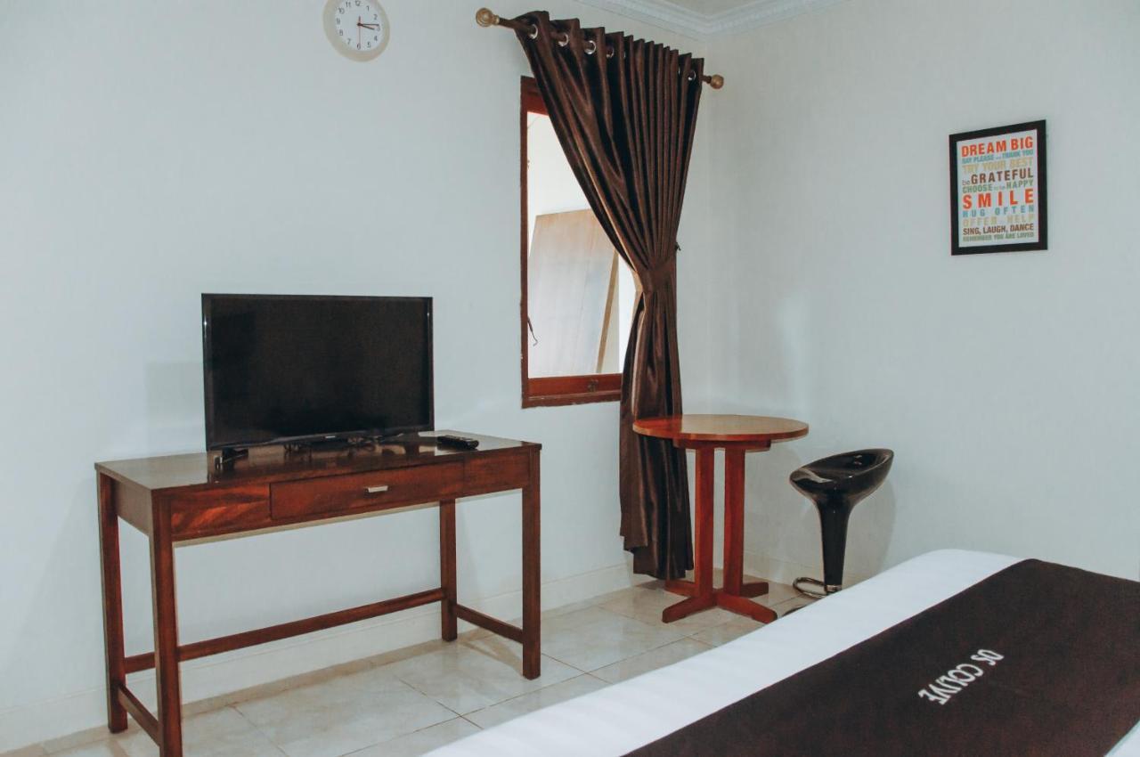 Hotel Ds Colive Marina Airport à Semarang Extérieur photo