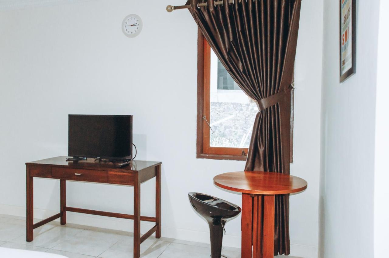 Hotel Ds Colive Marina Airport à Semarang Extérieur photo